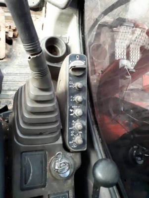 ขาย 535,000 สภาพเก่านอก HITACHI 70 เครื่องดี ปั้มแรง โช่หนา เอวแน่น ไฟฟ้าครบ เอกสารอินวอยท์  รถอยู่  สุรินทร์ 090-772-3710 090-772-3708