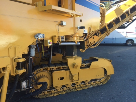 รถกัดถนน CMI รถกัดถนน CMI