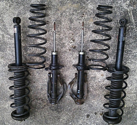 หม้อพักท่อไอเสีย(1500) และโช๊คหน้า-หลัง(3500) ACCORD งูเห่า ปี 2002