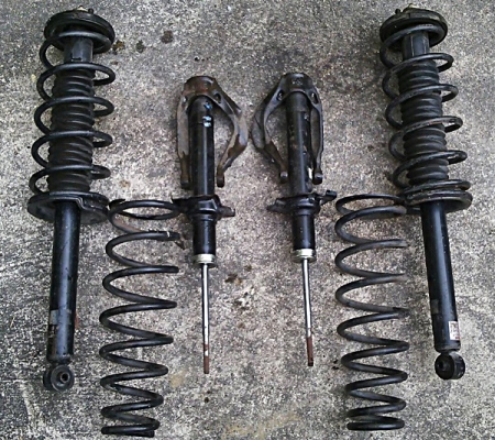 หม้อพักท่อไอเสีย(1500) และโช๊คหน้า-หลัง(3500) ACCORD งูเห่า ปี 2002