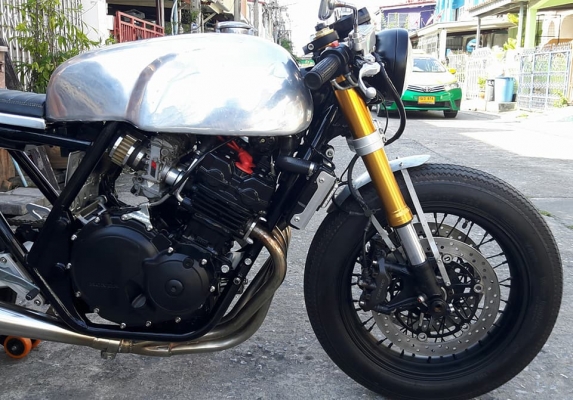 ขาย cb 400ปี 1994  ทะเบียนแท้ แต่งคาเฟ่