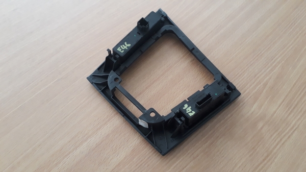 สวิทช์กดขึ้นลงกระจกไฟฟ้า BMW E46 พร้อมฝาครอบคันเกียร์ สวิทช์กดขึ้นลงกระจกไฟฟ้า BMW E46 พร้อมฝาครอบคันเกียร์