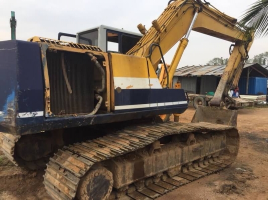 ขาย 495,000 KOMATSU pc 200-5 มีระบบใส่หัวไวโบ ไฟฟ้าตัด เครื่องดี ปั้มแรง เอวแน่น เอกสารซื้อขาย รถอยู่ ชลบุรี 090-772-3710 090-772-3708