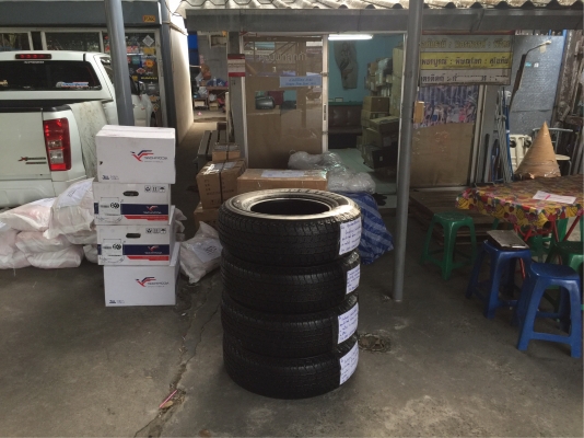 ยาง Bridgestone 245 70 16 ปี17 มี2ชุด ดอกเต็ม เนื้อนิ่มๆ ใช้ยาว ราคาไม่แพง