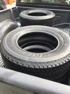 ยาง Bridgestone 245 70 16 ปี17 มี2ชุด ดอกเต็ม เนื้อนิ่มๆ ใช้ยาว ราคาไม่แพง
