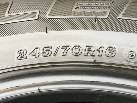 ยาง Bridgestone 245 70 16 สิ้นปี16 ดอกเต็ม เนื้อนิ่มๆ ใช้ยาว ราคาไม่แพง