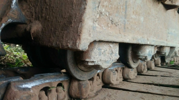 ขายKOBELCO SK200MARK/// ทำงานดี  เอกสารชื้อขาย อยู่มหาสารคาม ราคา430,000บ. สนใจ 0835601591หรือ 0903494058