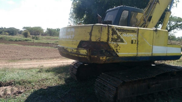 ขายKOBELCO SK200MARK/// ทำงานดี  เอกสารชื้อขาย อยู่มหาสารคาม ราคา430,000บ. สนใจ 0835601591หรือ 0903494058