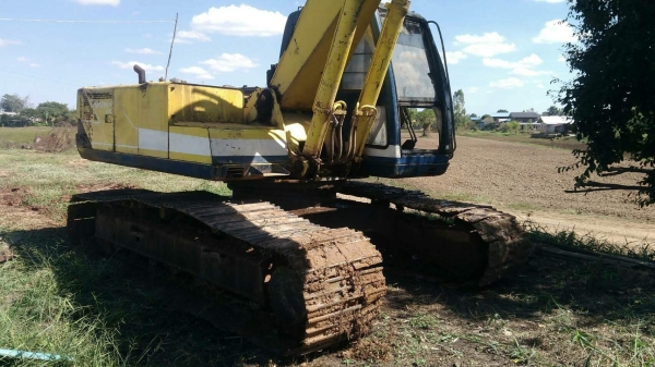 ขายKOBELCO SK200MARK/// ทำงานดี  เอกสารชื้อขาย อยู่มหาสารคาม ราคา430,000บ. สนใจ 0835601591หรือ 0903494058