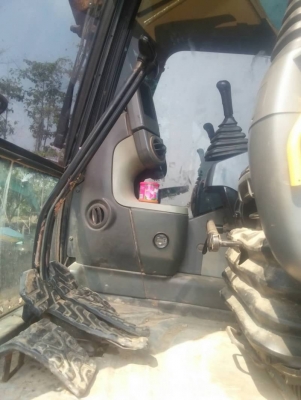 ขาย 950,000 CAT 320 D กระบอกเหลืง รุ่นแรก เล่มทะเบียน เครื่องปั้มดี ไฟฟ้าครบ เอวขยับ ช่วงล่างดี ต้อง