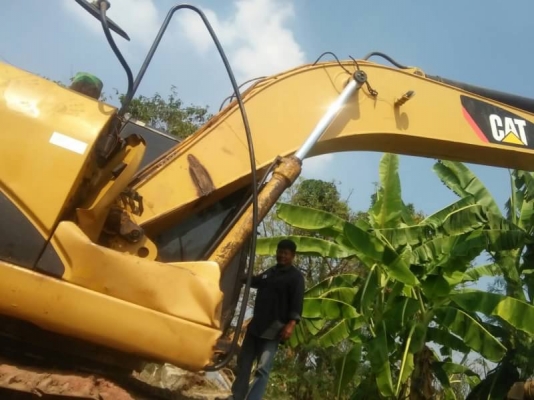 ขาย 950,000 CAT 320 D กระบอกเหลืง รุ่นแรก เล่มทะเบียน เครื่องปั้มดี ไฟฟ้าครบ เอวขยับ ช่วงล่างดี ต้อง ขาย 950,000 CAT 320 D กระบอกเหลืง รุ่นแรก เล่มทะเบียน เครื่องปั้มดี ไฟฟ้าครบ เอวขยับ ช่วงล่างดี ต้อง