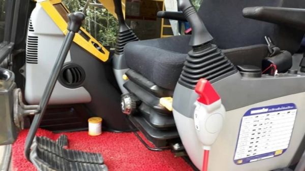 ขายดาวน์ 600,000 KOMATSU pc 200-8 ทำงาน 2,900 ชม.ดาวน์ 600,000 ผ่อน 98,000&times;30 งวด พร้อมเปลี่ยน
