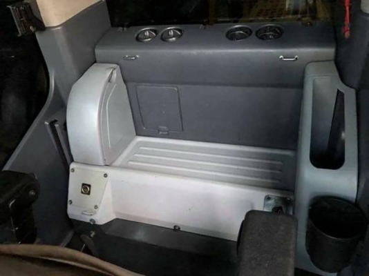 ขาย 2,150,000 KOMATSU pc 200-8 MO 7,400 ชม. เครื่องดี ปั้มแรง เอวแน่น ช่วงล่างแน่น รถสวยเหมือนใหม่ เอกสารพร้อมโอน รถอยู่ อ่างทอง 090-772-3710 090-772-3708