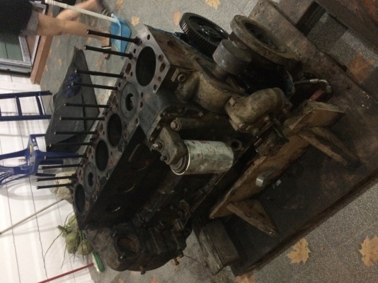 เสื้อสูบพร้อมข้อเหวี่ยงเครื่อง cummins 6BT