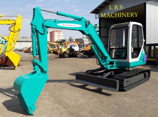 KOMATSU รุ่น PC 40-7