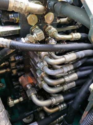 ขายจ้า.KOMATSU PC40MR-1  เก่านอกแท้  เดิมๆๆ  มีลายแย๊ก  3,XXX  ชั่วโมง  สภาพสวย  พร้อมใช้  โทร 089-3818694  ดวงนภา