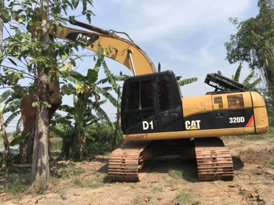 CAT 320D