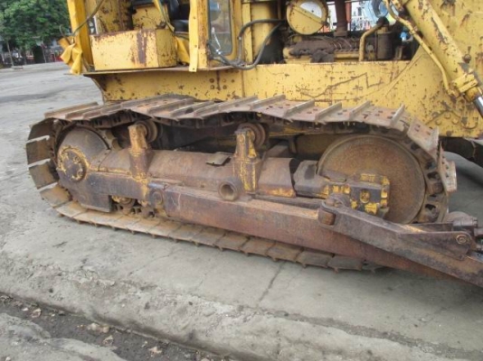 แทรคเตอร์ Caterpillar รุ่น D6C