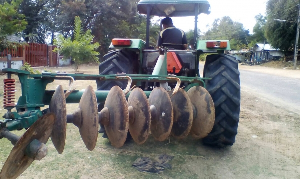 220000บาท จอร์อนเดียร์ 5310 เพลาเดียว ใบดันหน้า ผาน7 มีทะเบียนพร้อมโอน