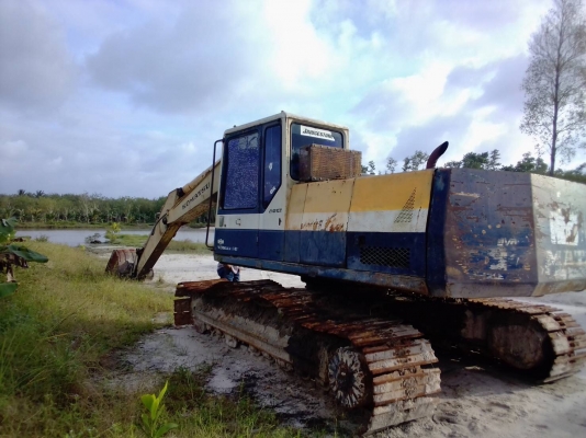 ขายรถขุดPC200-5 มี2คัน ขายยกหรือแยก รถใช้งานได้ปกติ เอกสารผซื้อขาย