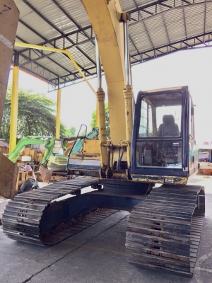 Kobelco SK200-3 รถยังไม่ผ่านการใช้งานในไทย เครื่องยนต์ดี เอกสารแจ้งจำหน่ายครบ สนใจติดต่อ 0813553478(คุณโย)