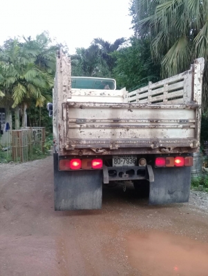 กระบะดั้ม4ม.ครบชุดยกเว้นเกียร์ฝาก ยกลงจาก Hino175แรง ปี2555