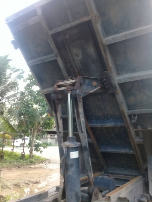 กระบะดั้ม4ม.ครบชุดยกเว้นเกียร์ฝาก ยกลงจาก Hino175แรง ปี2555