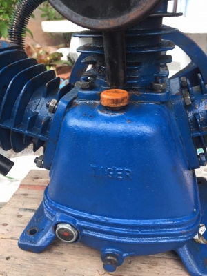 หัวปั้มลม TIGER 2HP 3สูบ  สภาพพดี พร้อมใช้งาน ครับ