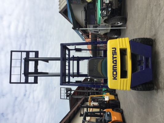 ขาย โฟรคลิฟท์ โคมะสุ ขีด 11 ดีเซล 1.5 ตัน เสา 4 เมตร