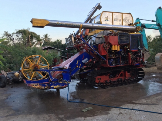 ขาย 290.000บาท รถเกี่ยวข้าวอุ้ม2.2ตัน เครื่องดีปั้มแรง  ใบแทรคใหม่ พร้อมใช้งาน