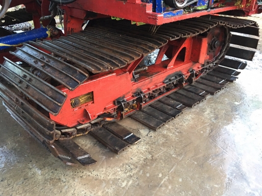 ขาย 290.000บาท รถเกี่ยวข้าวอุ้ม2.2ตัน เครื่องดีปั้มแรง  ใบแทรคใหม่ พร้อมใช้งาน