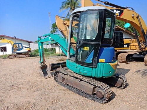 ขายรถขุดนำเข้าจากประเทศญี่ปุ่น komatsu pc - 30mr-1 หัวเก๋ง แทรกเหล็ก ใบมีดดัน สนใจติดต่อสอบถาม 0923309229 อีด