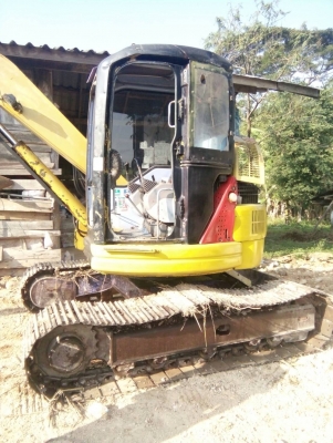 ขาย รถ แมคโฮ โคมัตซุ 75 รุ่น UU 2 คอนโทน สั้น ( เล่ม ทะเบียน พร้อมโอน )