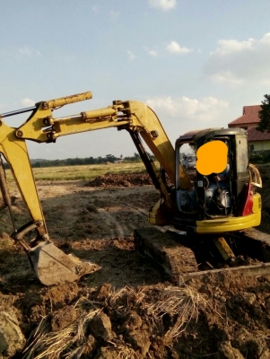 ขาย รถ แมคโฮ โคมัตซุ 75 รุ่น UU 2 คอนโทน สั้น ( เล่ม ทะเบียน พร้อมโอน )