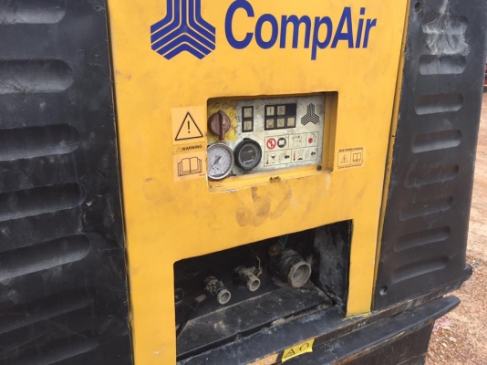 ปั๊มลมเจาะบาดาล Compair 400cfm 12bar มือสองจากนอก ปั๊มลมเจาะบาดาล Compair 400cfm 12bar มือสองจากนอก