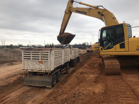 ขายรถแบ็คโฮ KOMATSU PC200-8 ด่วนครับราคาไม่แพงครับรถของผมเองไม่ผ่านคนกลางครับ