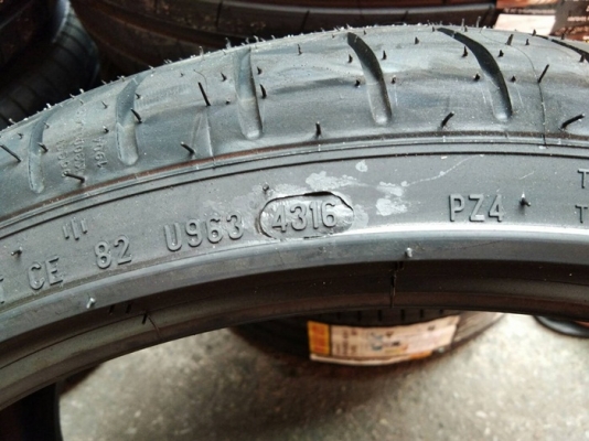 PIRELLI P ZERO PZ4 RUNFLAT MOE 275/30R20 ยางรันแฟลต ราคาพิเศษ PIRELLI P ZERO PZ4 RUNFLAT MOE 275/30R20 ยางรันแฟลต ราคาพิเศษ