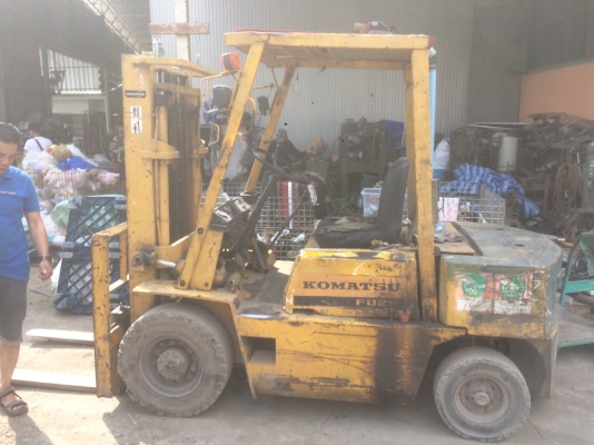 ขาย KOMATSU  2.5 ตัน  เครื่อง ดีเซล  รถสวยๆ ใช้งานทุกวัน เจ้าของ ขาย 120,000  บาท