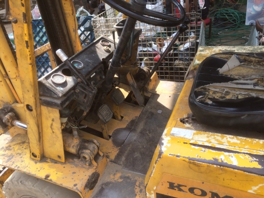 ขาย KOMATSU  2.5 ตัน  เครื่อง ดีเซล  รถสวยๆ ใช้งานทุกวัน เจ้าของ ขาย 120,000  บาท