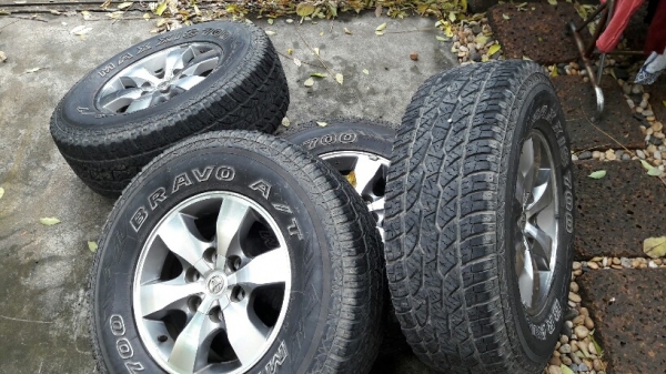 ขายล้อวีโก้ 265 70 16 พร้อมยาง maxxis ดอกเยอะ