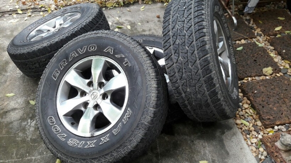 ขายล้อวีโก้ 265 70 16 พร้อมยาง maxxis ดอกเยอะ