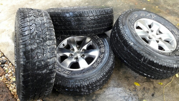 ขายล้อวีโก้ 265 70 16 พร้อมยาง maxxis ดอกเยอะ