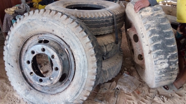 ยางพันขอบ20 รถสิบล้อพร้อมกระทะถูกๆ ยางพันขอบ20 รถสิบล้อพร้อมกระทะถูกๆ