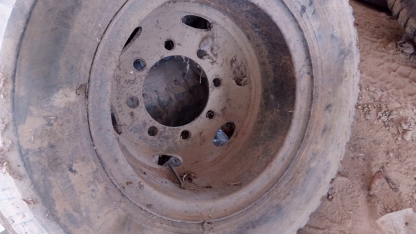 ยางพันขอบ20 รถสิบล้อพร้อมกระทะถูกๆ ยางพันขอบ20 รถสิบล้อพร้อมกระทะถูกๆ