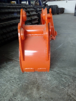 รับสั่งทำบุ้งกี้รถแมคโค  บุ้งกี้ คุโบต้า KX-91-3 และรุ่นอื่นๆ ขนาดความกว้างต่างๆ  ขายถูกๆครับ