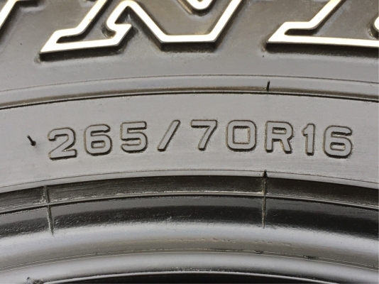 ยาง All Dunlop 265 70 16 กลางปี16 ดอกเต็ม ไม่มีปะ เนื้อนิ่มๆ ใช้ยาว ราคาไม่แพง