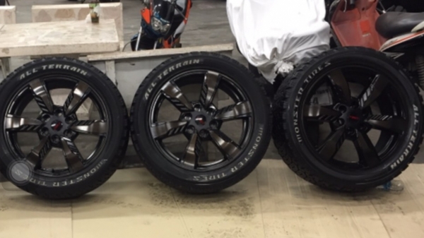 Fortuner TRDขอบ20แท้พร้อมยางมอนเตอร์