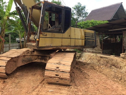ขายรถขุดPC200-5 คอนโทนสั้น รถแห้งทั้งคัน ไฟฟ้าอยู่ เอกสารซื้อขาย