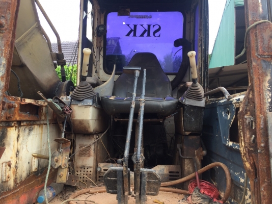ขายรถขุดPC200-5 คอนโทนสั้น รถแห้งทั้งคัน ไฟฟ้าอยู่ เอกสารซื้อขาย