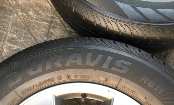 ล้อแม็ก Toyota Vigo Champ สีเทาดำ ขอบ 16 พร้อมยาง 215-65-16 ปี 14